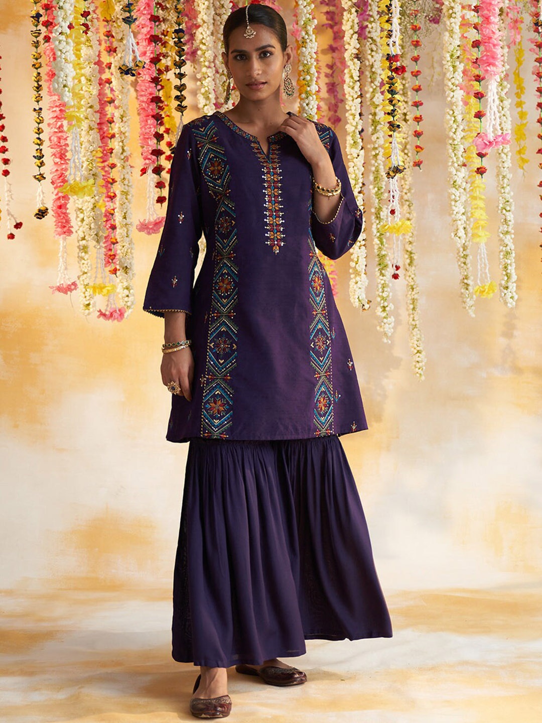 

Lakshita Women Ethnic Motifs Embroidered Kurta with Sharara, Purple
