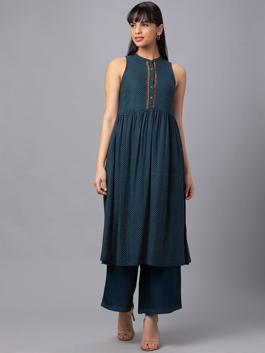 

Globus Printed Pleated Mandarin Collar Thread Work Kurta with Palazzos, Teal