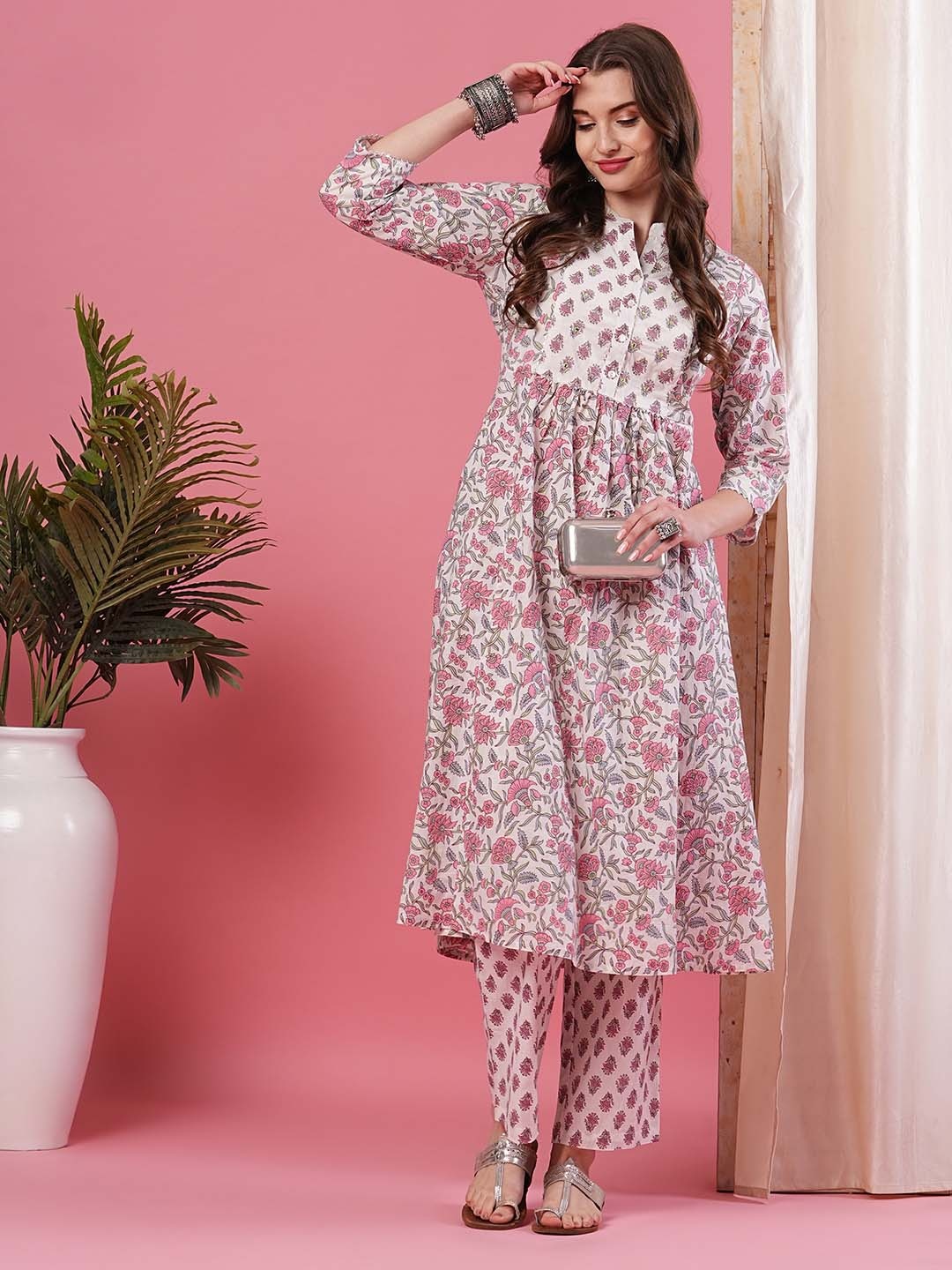

Globus Women Floral Printed A-Line Kurta with Trousers, Off white