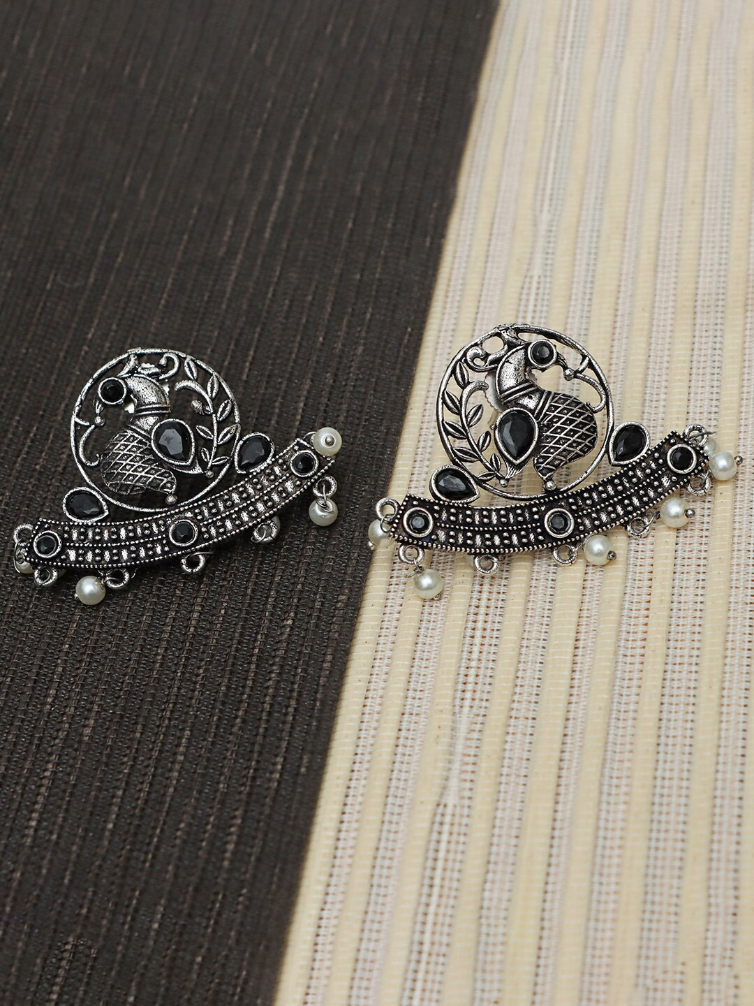 

Ozanoo Women Silver-Plated Peacock Shaped Studs Earrings, Black