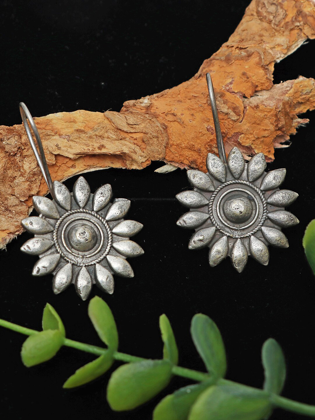 

Ozanoo Brass-Plated Floral Drop Earrings, Silver