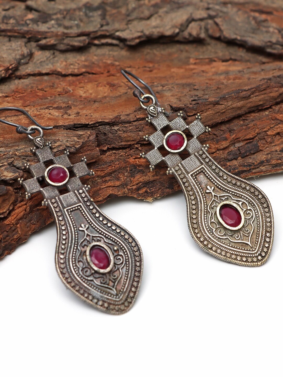

Ozanoo Silver-Plated Oxidised Teardrop Shaped Drop Earrings, Red