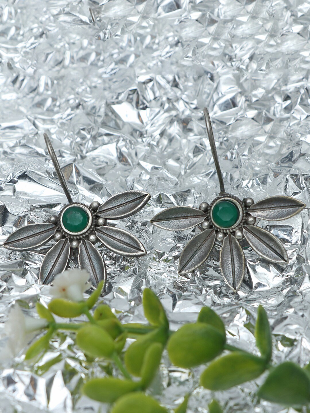 

Ozanoo Brass Plated Floral Faux Emerald Stone Studded Drop Earrings, Green