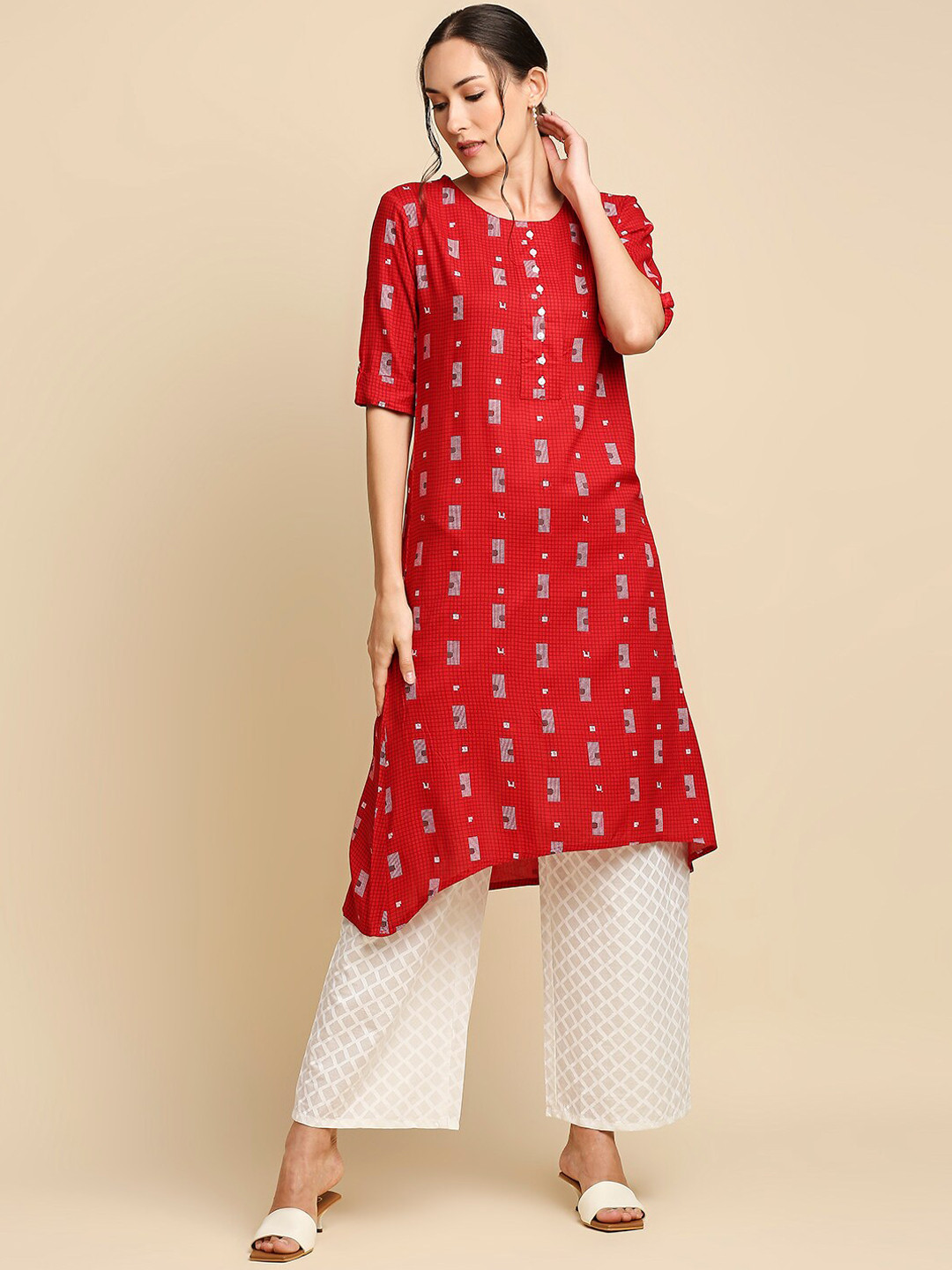 

Anubhutee Printed Round Neck A-Line Kurta with Palazzos, Red