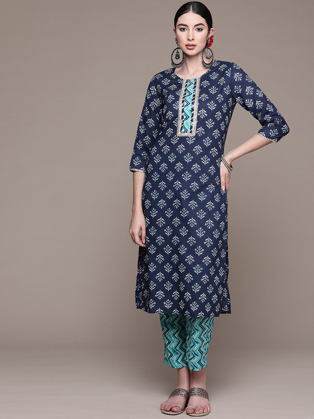 

Anubhutee Women Floral Printed Gotta Patti Pure Cotton Kurta with Trousers, Navy blue