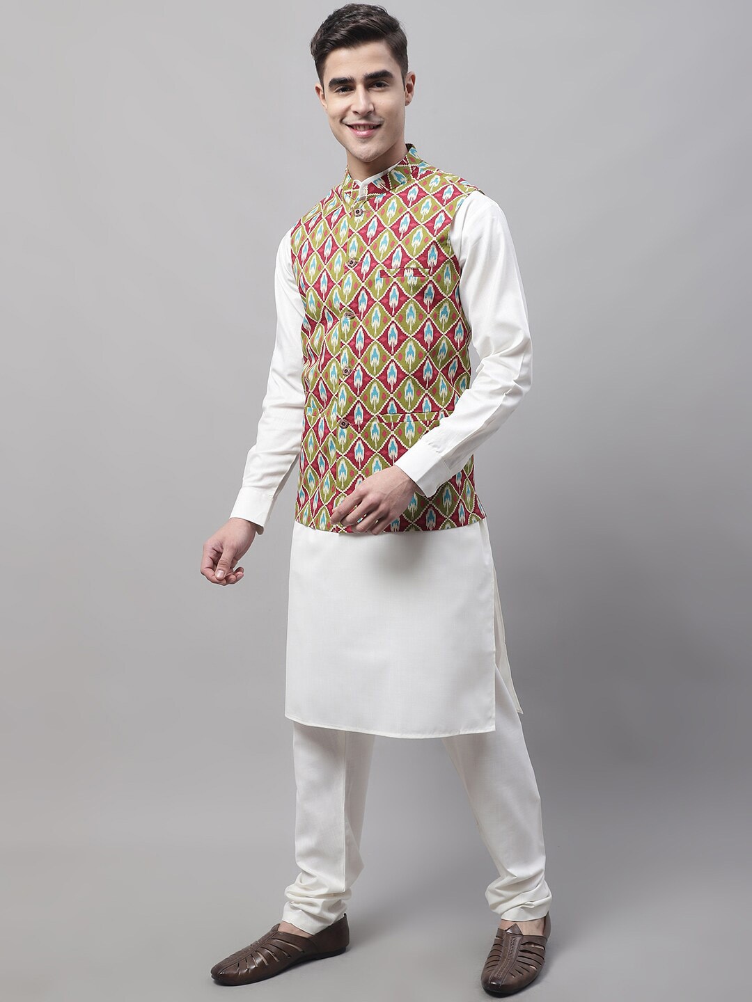 

Jompers Men Printed Kurta With Pyjamas, Off white
