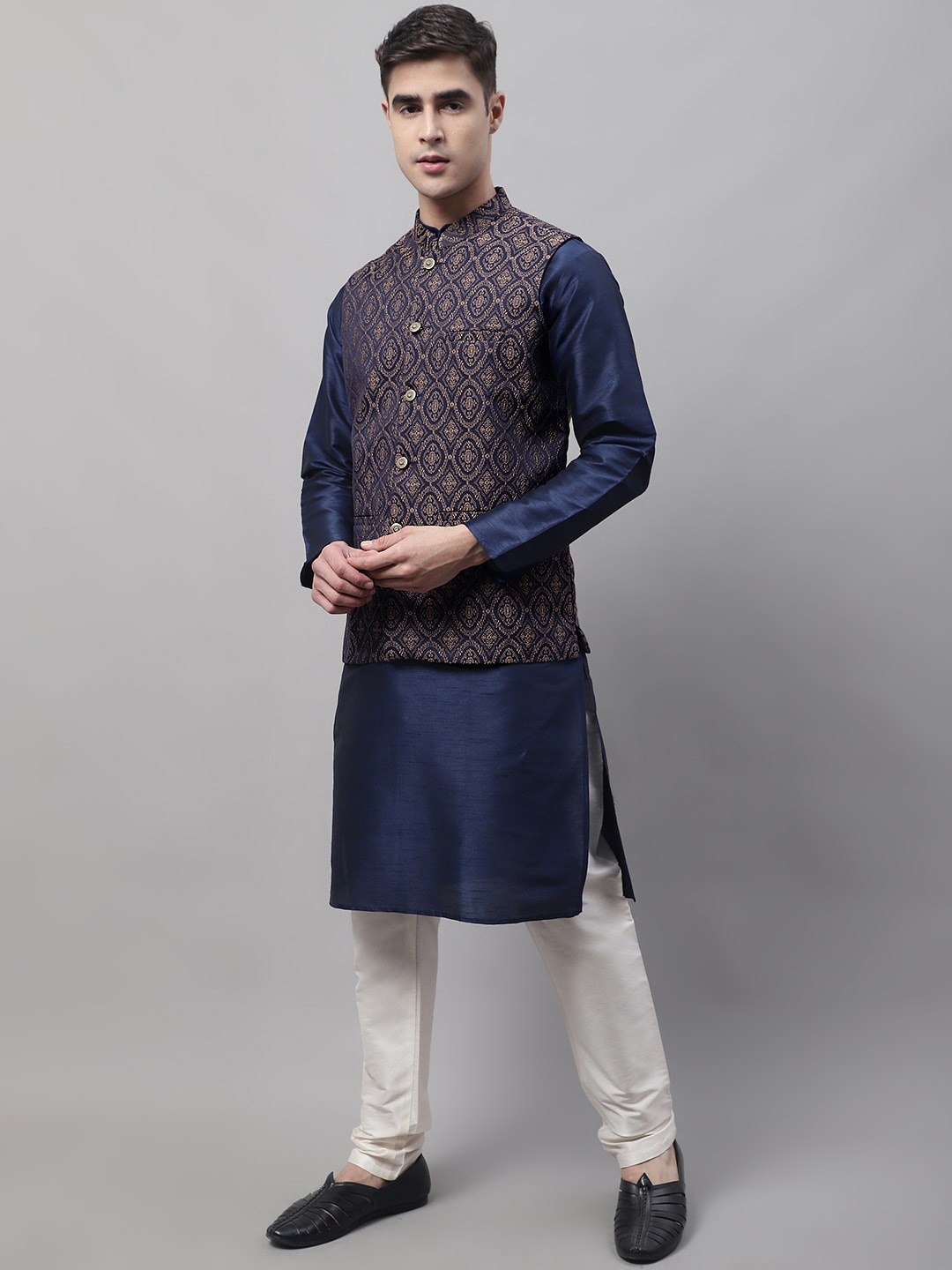 

Jompers Men Solid Dupion Silk Long sleeves Kurta & Churidar With Woven Design Nehru Jacket, Navy blue