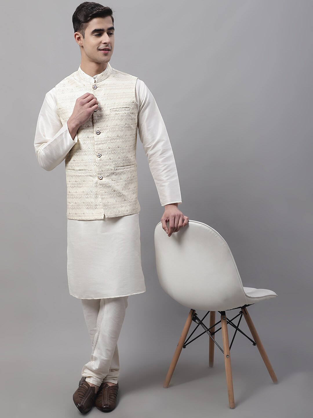 

Jompers Men Ethnic Motifs Kurta with Churidar And Nehru Jacket, Cream