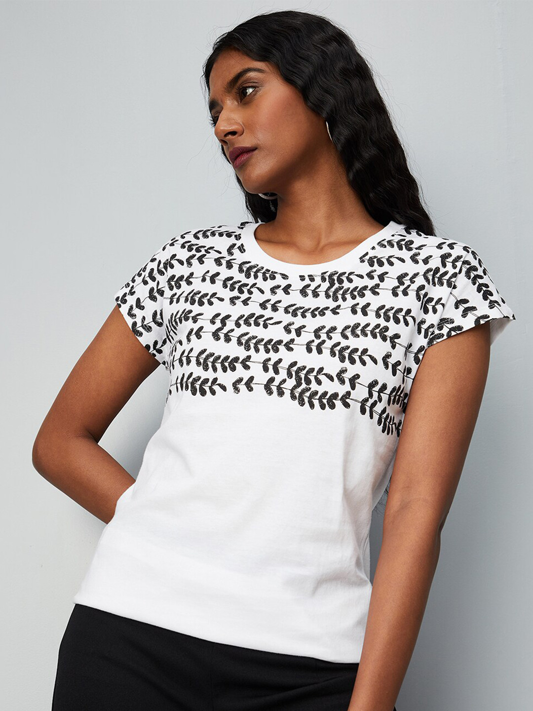 

max Women Printed Pure Cotton T-shirt, White
