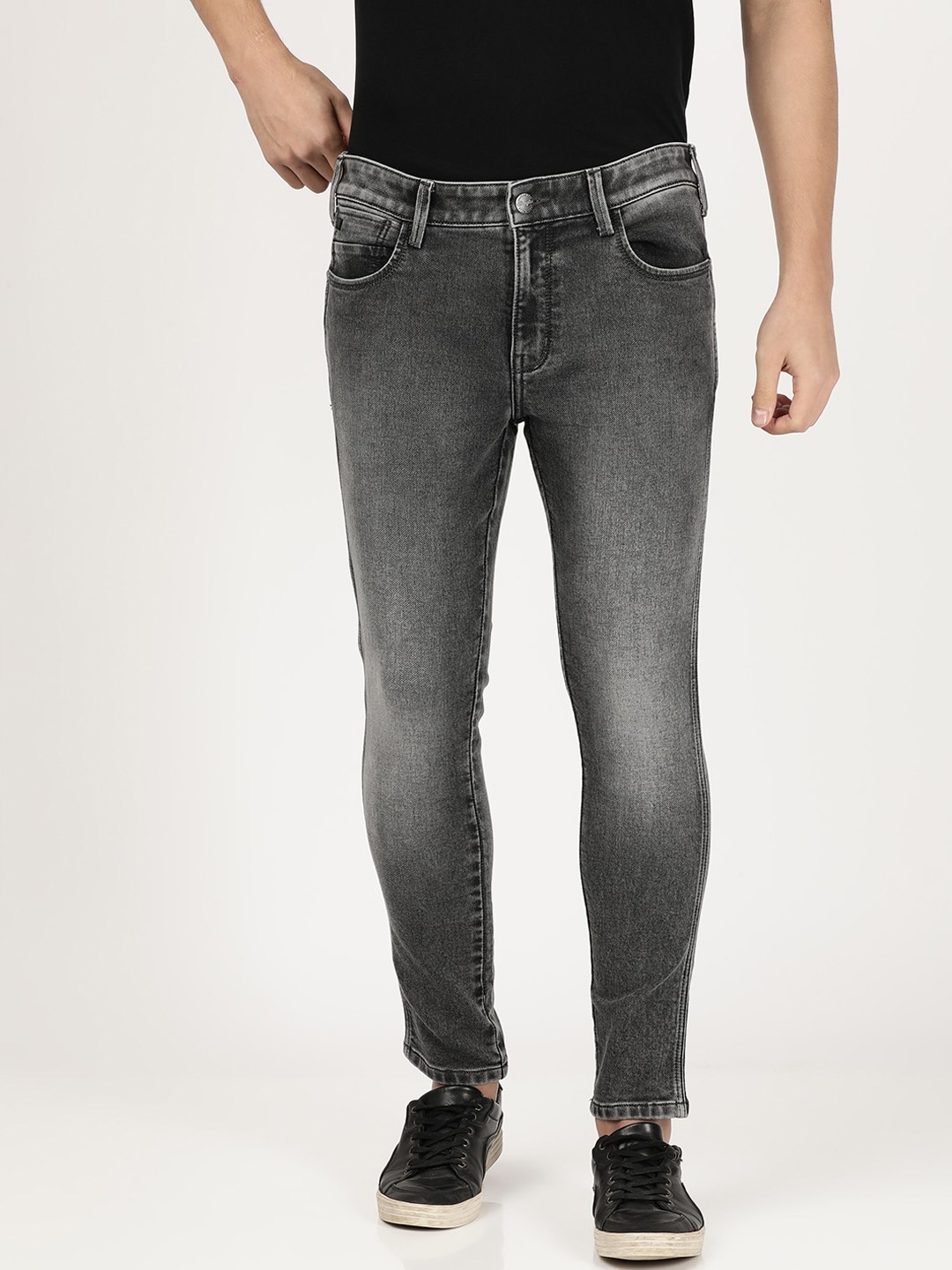 

Wrangler Men Slim Fit Mid-Rise Heavy Fade Jeans, Grey