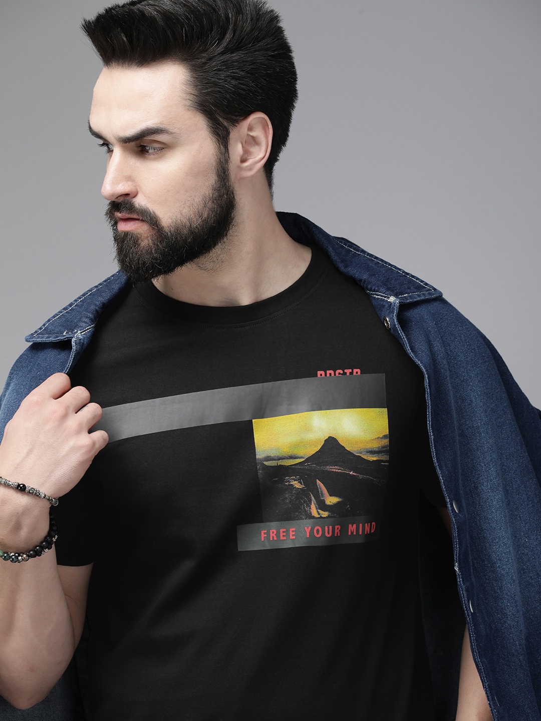 

The Roadster Lifestyle Co. Men Pure Cotton Graphic Printed Round Neck T-shirt, Black