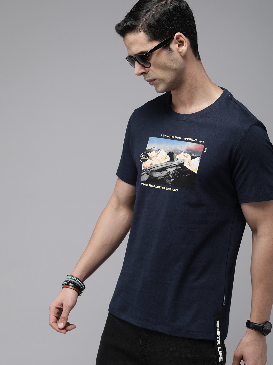 

The Roadster Lifestyle Co. Men Graphic Printed Pure Cotton T-shirt, Navy blue