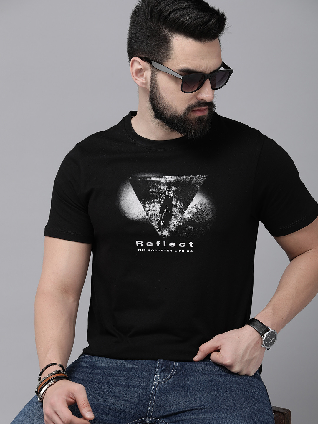 

The Roadster Lifestyle Co. Men Graphic Printed Pure Cotton T-shirt, Black