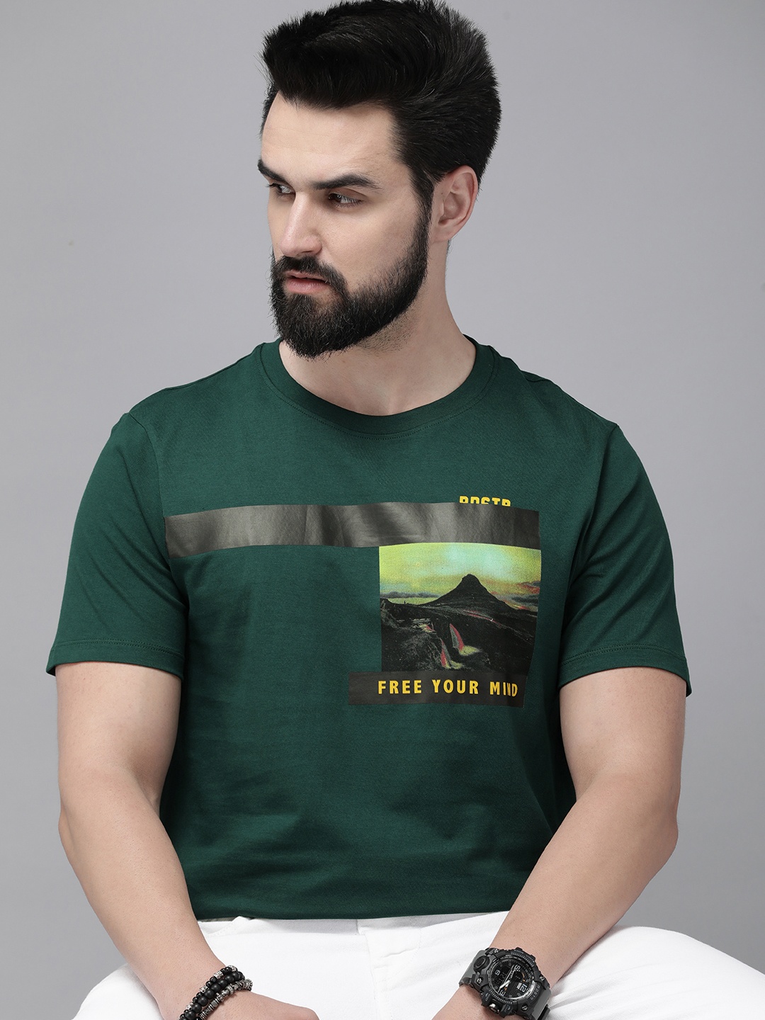 

The Roadster Lifestyle Co. Men Pure Cotton Graphic Printed Round Neck T-shirt, Teal