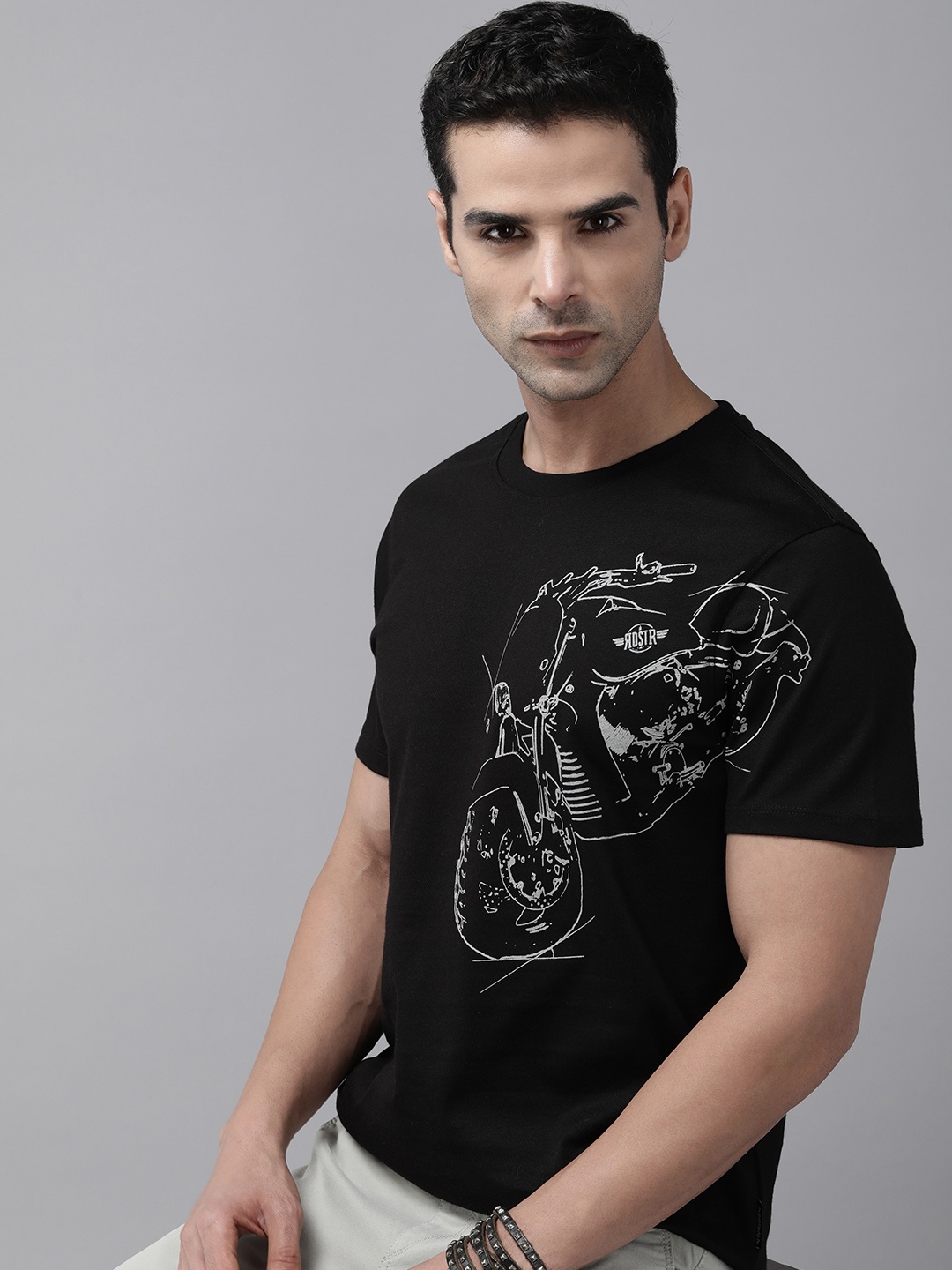 

Roadster Men Printed Pure Cotton T-shirt, Black