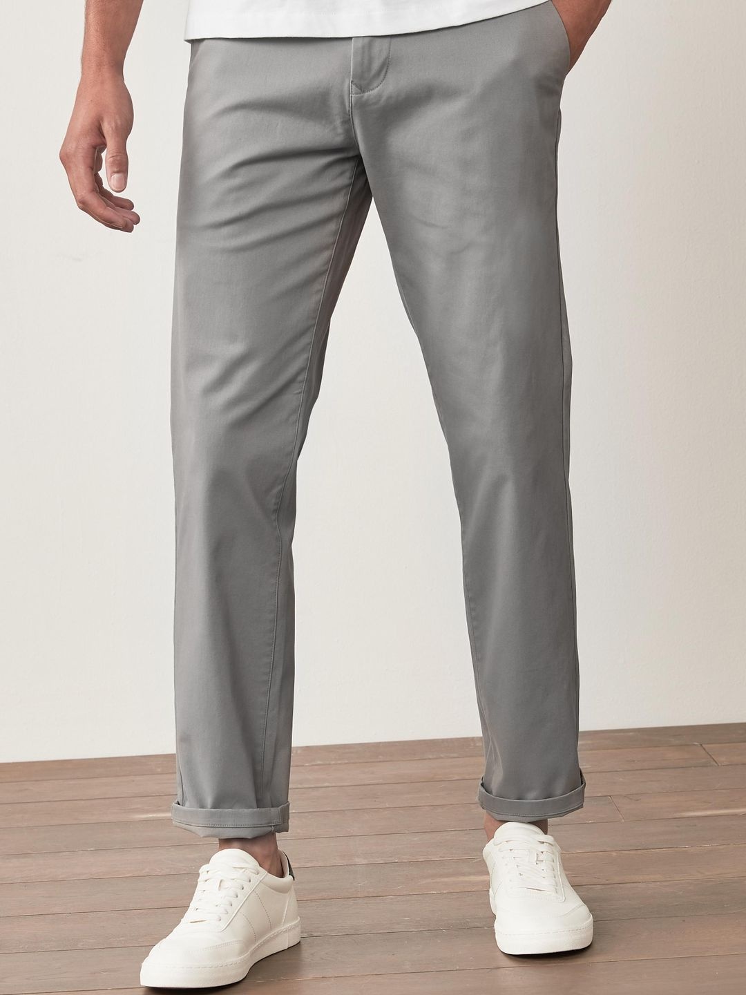 

NEXT Men Straight Fit Mid-Rise Chinos, Grey