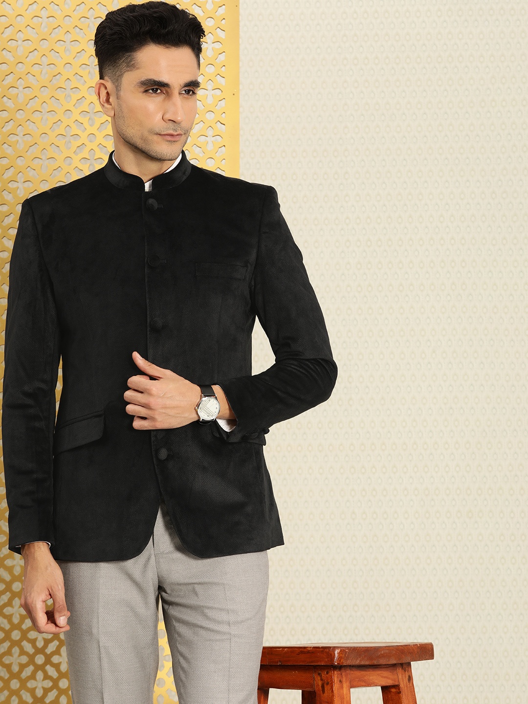 

House of Pataudi Jashn Mandarin Collar Velvet-Finish Bandhgala Blazer, Black
