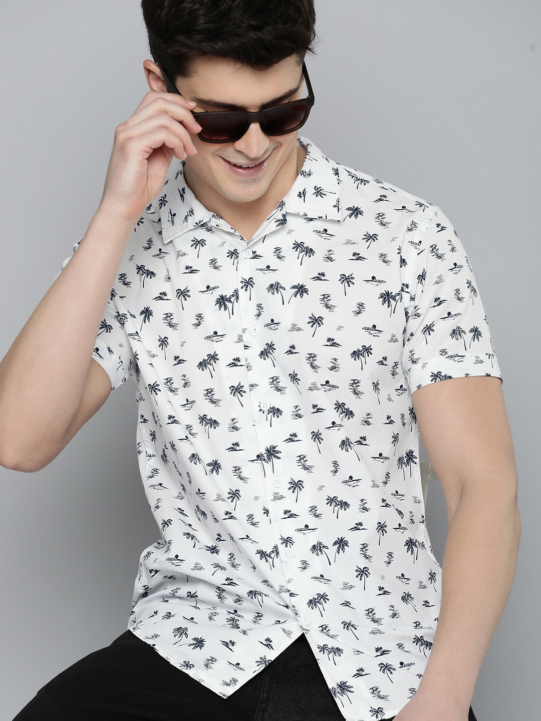 

HERE&NOW Men Pure Cotton Slim Fit Tropical Printed Casual Shirt, White