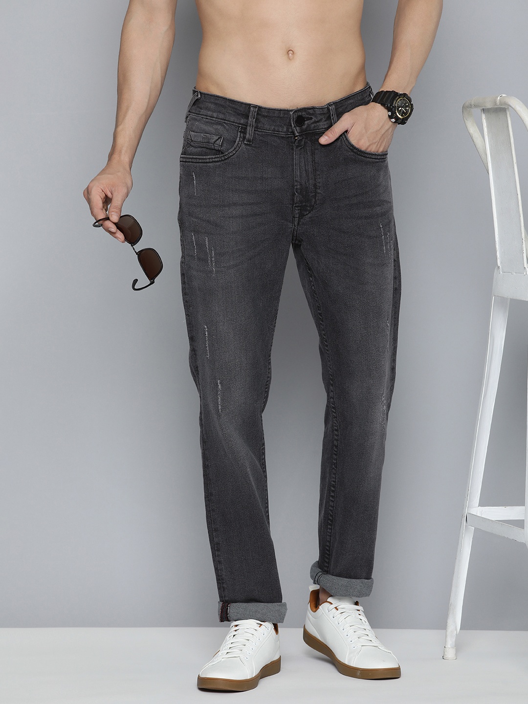 

HERE&NOW Men Slim Fit Low Distress Light Fade Stretchable Jeans, Black