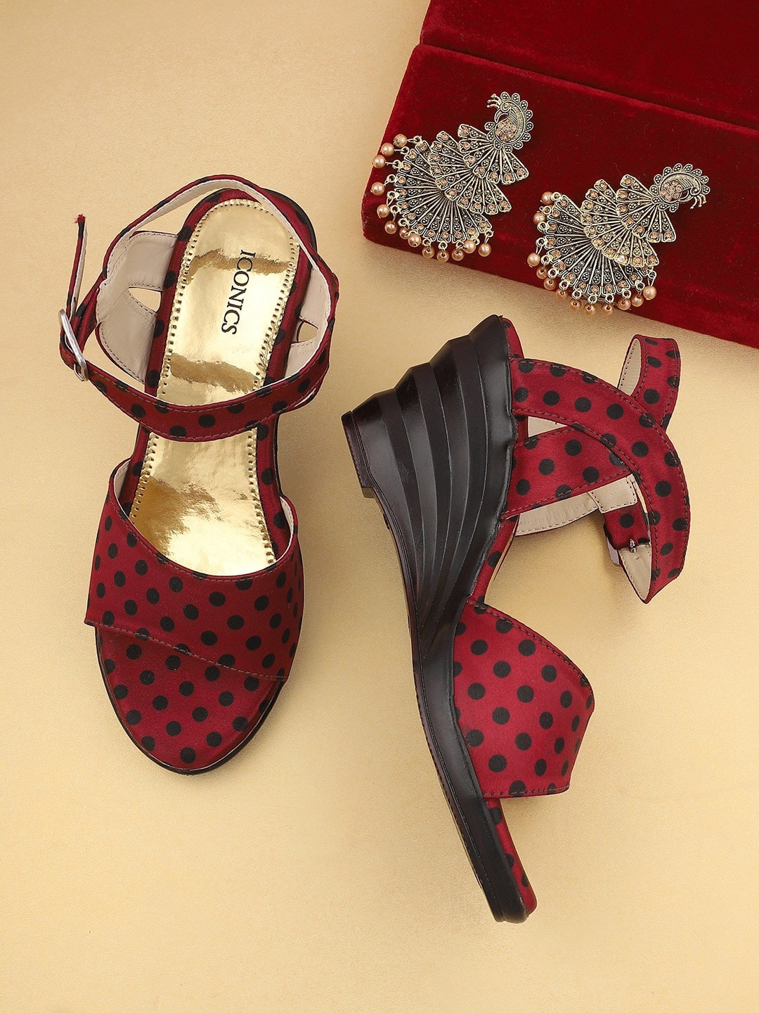 

ICONICS Women Open Toes Wedge Heels, Maroon