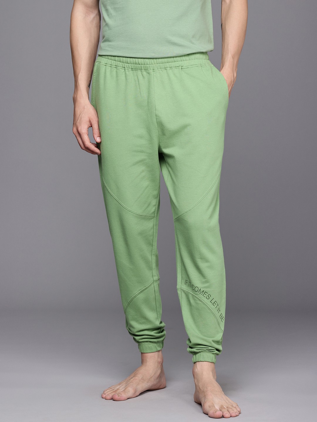 

HRX by Hrithik Roshan Men Printed Pure Cotton Yoga Joggers, Green