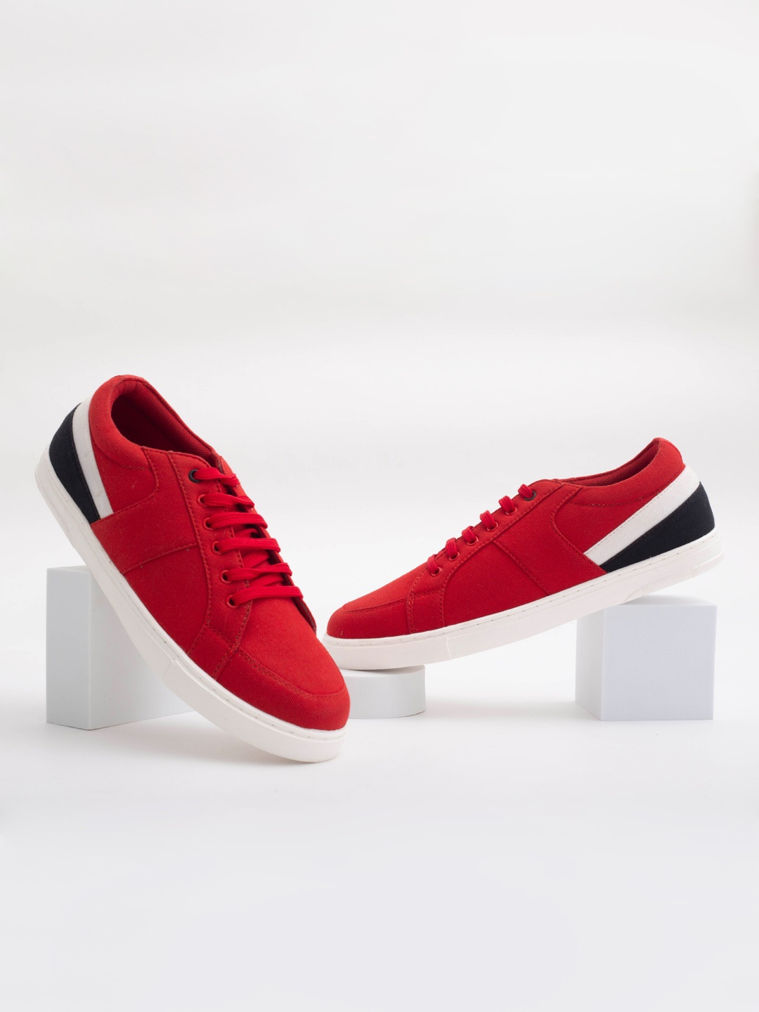 Big Fox Men Colourblocked Lightweight Sneakers, Red