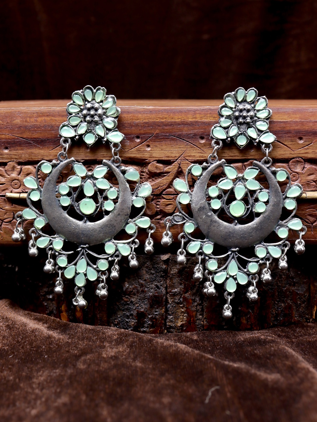 

VAGHBHATT Silver-Plated Kundan Crescent Shaped Chandbalis, Sea green