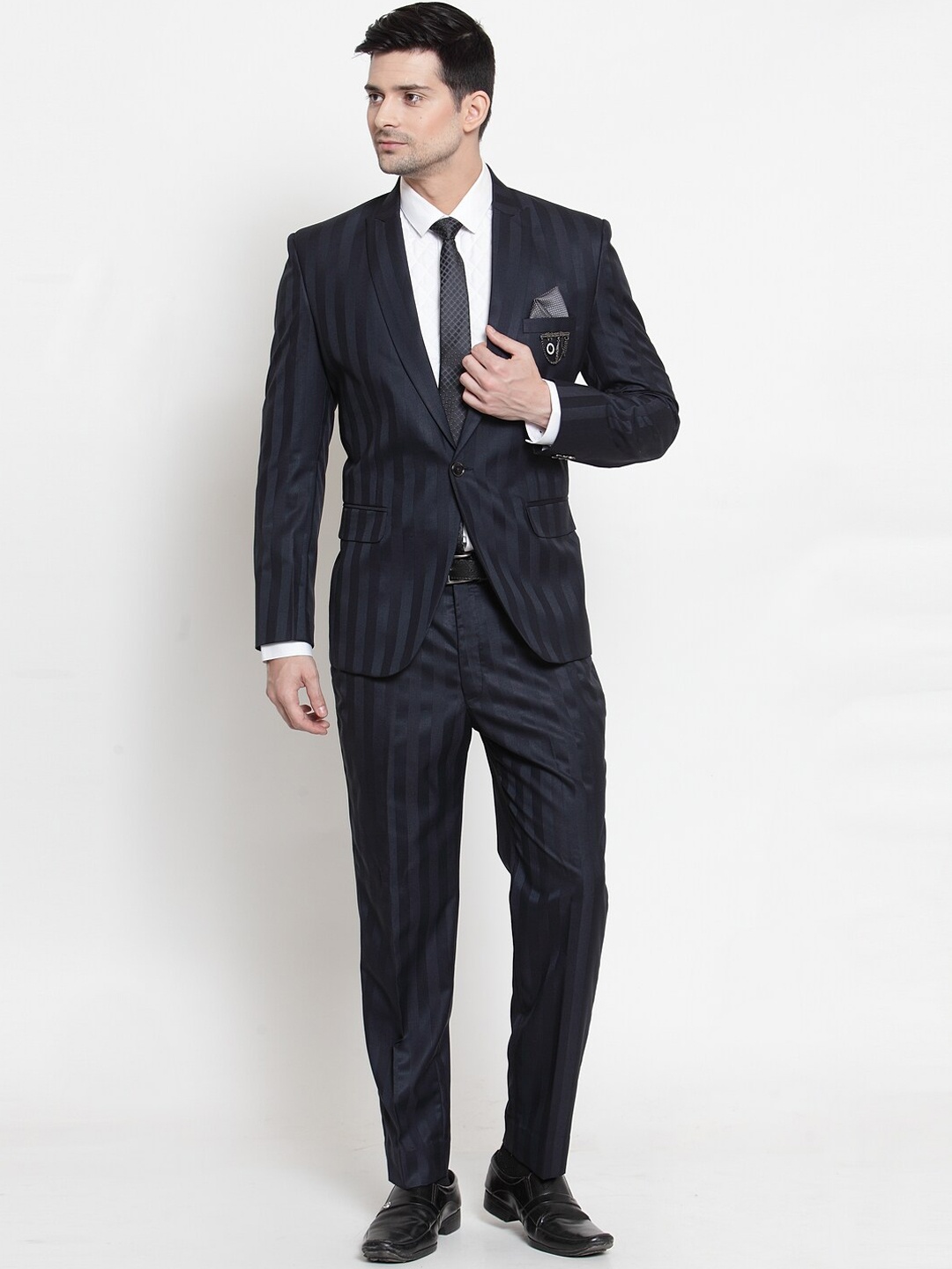 

LUXURAZI Men Striped Single-Breasted Slim-Fit Two-Piece Suit, Blue