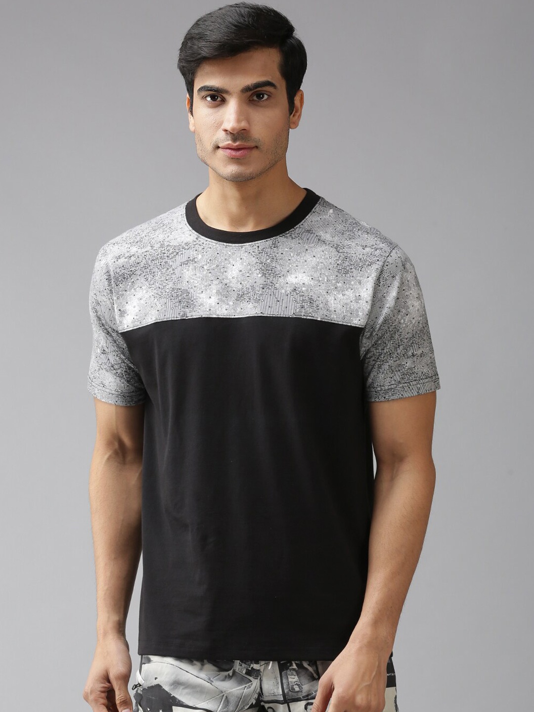 

EPPE Men Colourblocked Cotton T-shirt, White