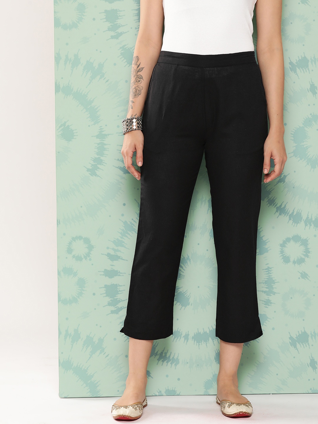 

Libas Women Solid Cropped Cotton Trousers, Black