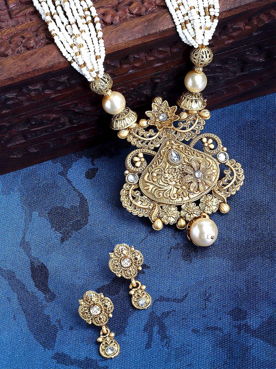 

KARATCART Gold-Plated Kundan & Stone Studded & Breaded Jewellery Set, White