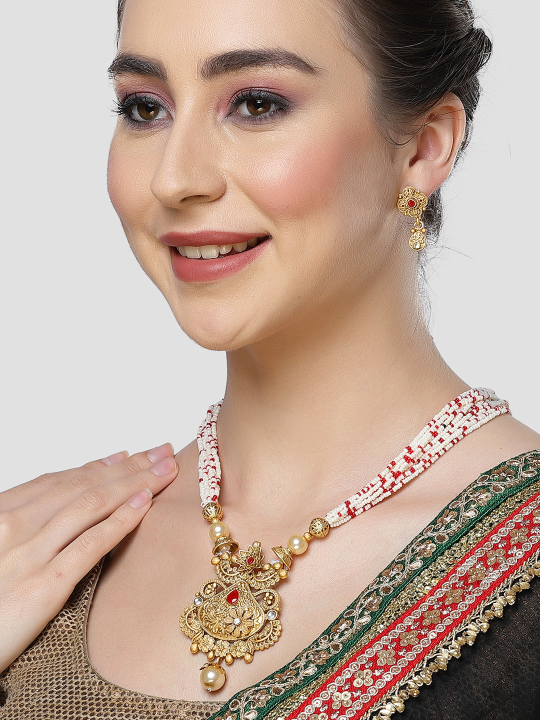 

KARATCART Gold-Plated Kundan-Studded Jewellery Set, Red