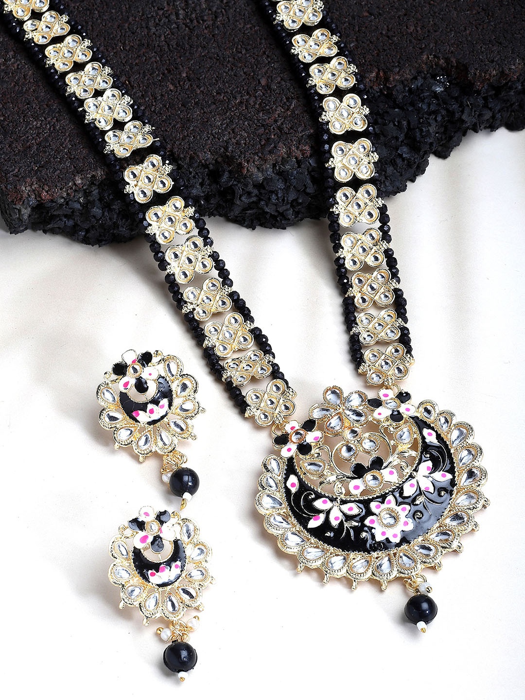 

KARATCART Gold-Plated Kundan-Studded Beaded Jewellery Set