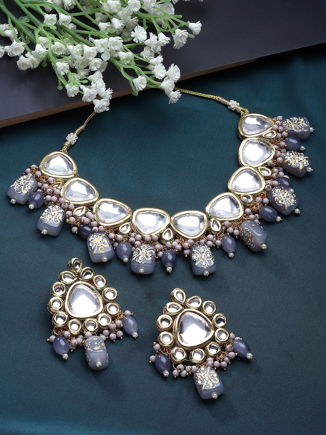 

KARATCART Gold-Plated Kundan Studded & Beaded Jewellery Set, Grey
