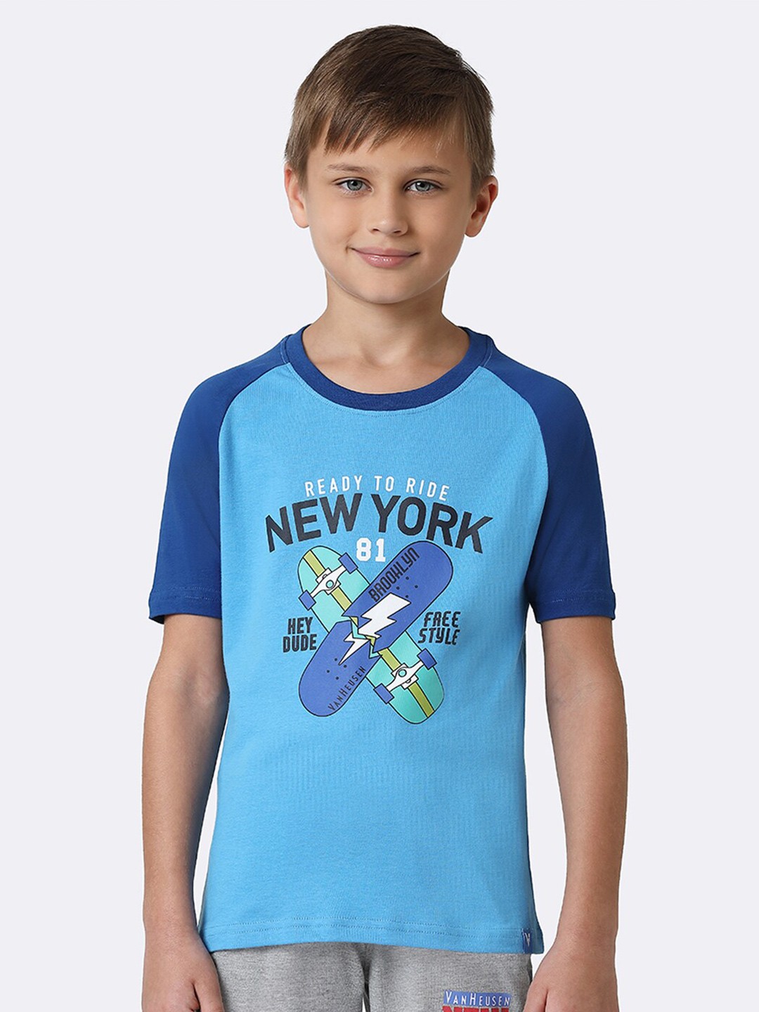 

Van Heusen Boys Typography Printed Pure Cotton Smart Tech Easy Stain Release T-shirt, Blue