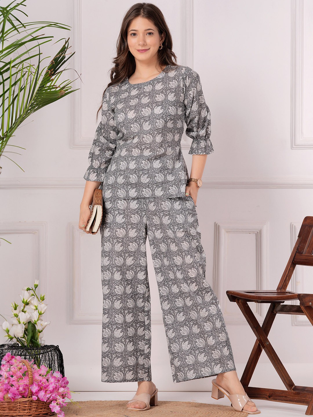 

Libas Floral Printed Pure Cotton Night suit, Grey