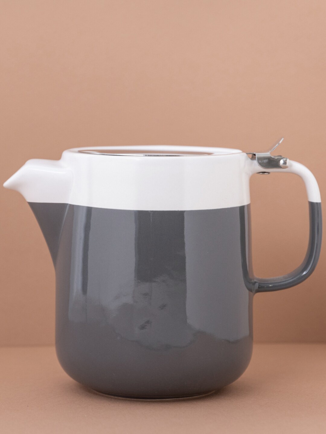 

La Cafetiere Barcelona Grey & White Ceramic Glossy Kettle-420ml