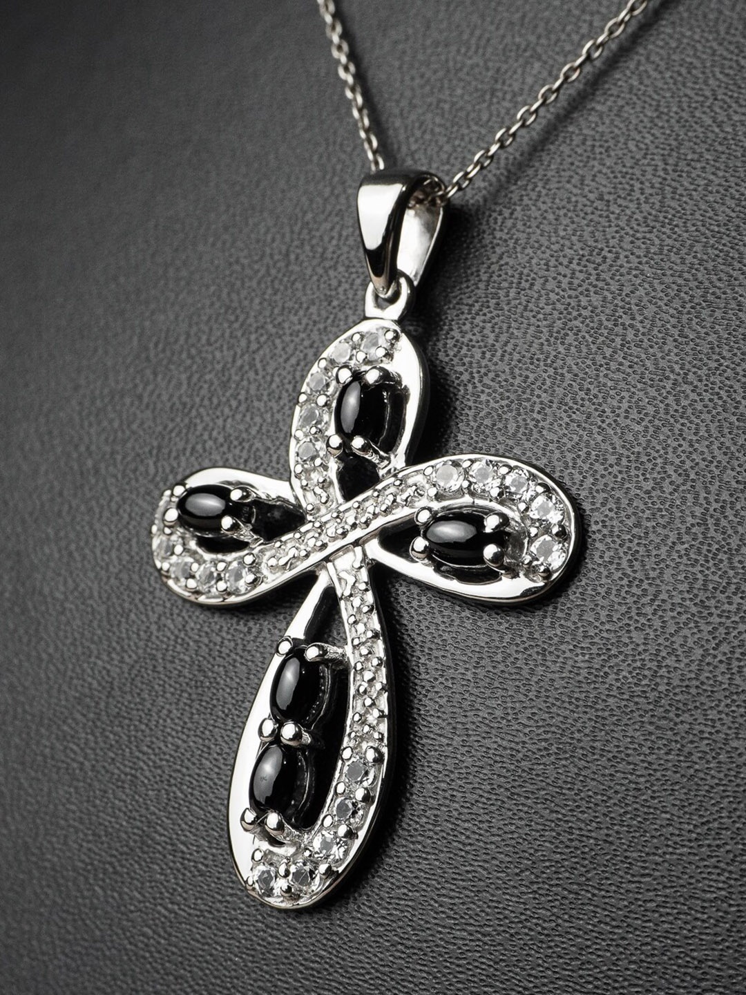 

HIFLYER JEWELS Silver-Plated 925 Sterling Silver Stone-Studded Pendant, White