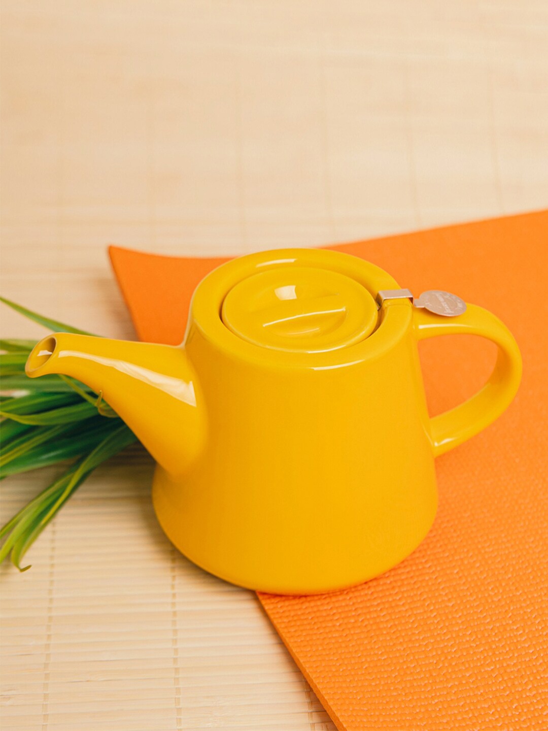 

London Pottery Yellow Ceramic Glossy Kettle-650ml