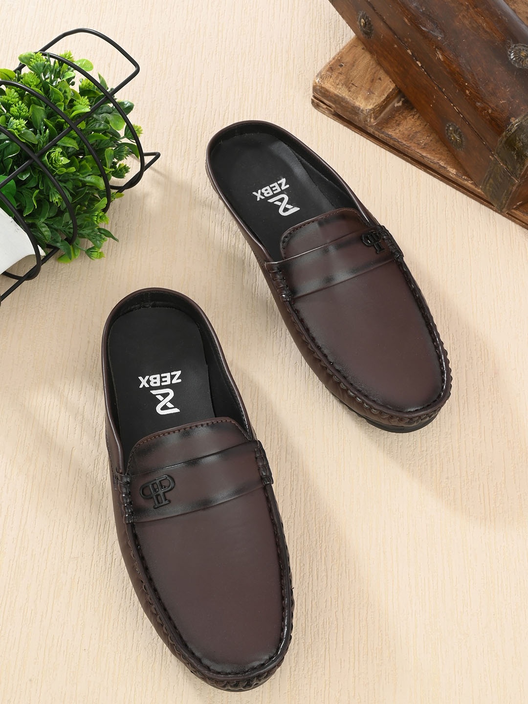 

ZEBX Men Round Toe Lightweight Mule Sneakers, Brown