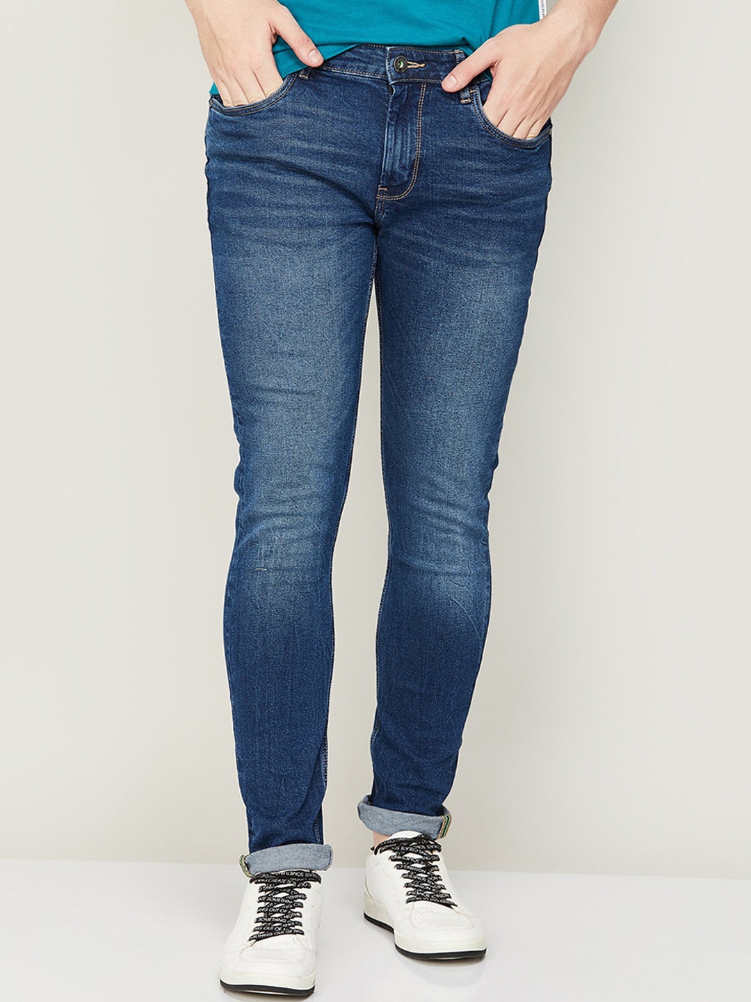 

Bossini Men Light Fade Mid Rise Stretchable Cotton Jeans, Blue