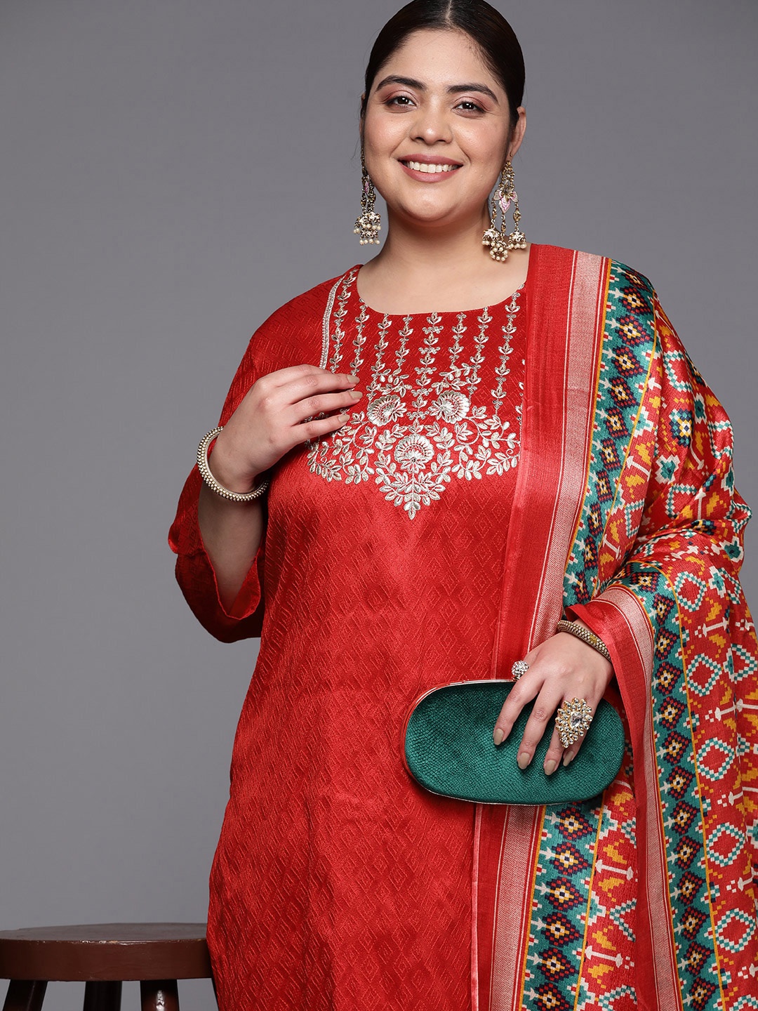 

Varanga Plus Size Embroidered Kurta with Trousers & With Dupatta, Red