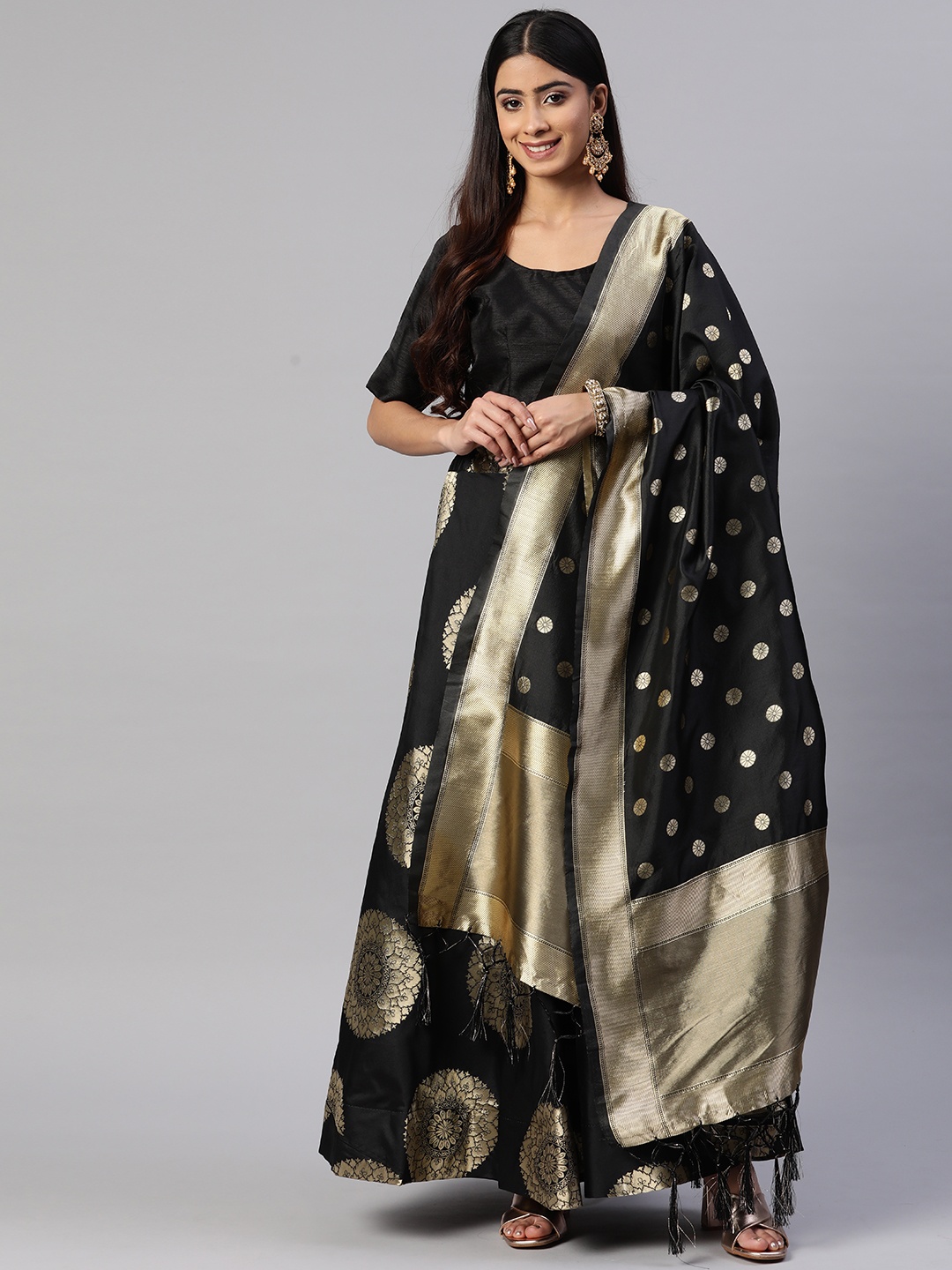 

Readiprint Fashions Semi-Stitched Lehenga & Unstitched Blouse With Dupatta, Black