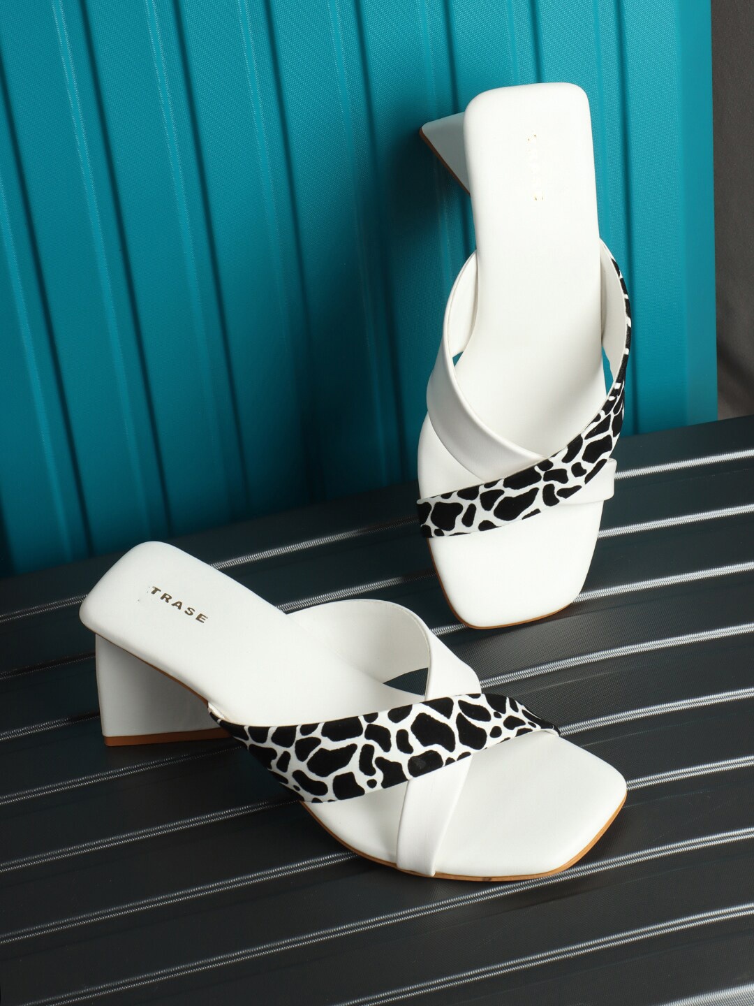 

TRASE Printed Block Heels, White