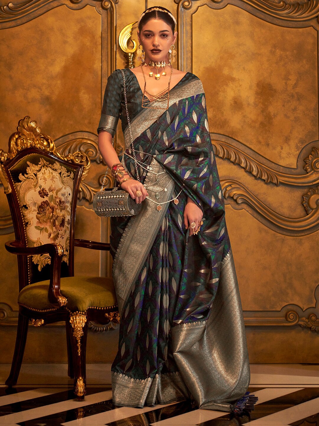 

Mitera Woven Design Zari Banarasi Saree, Navy blue
