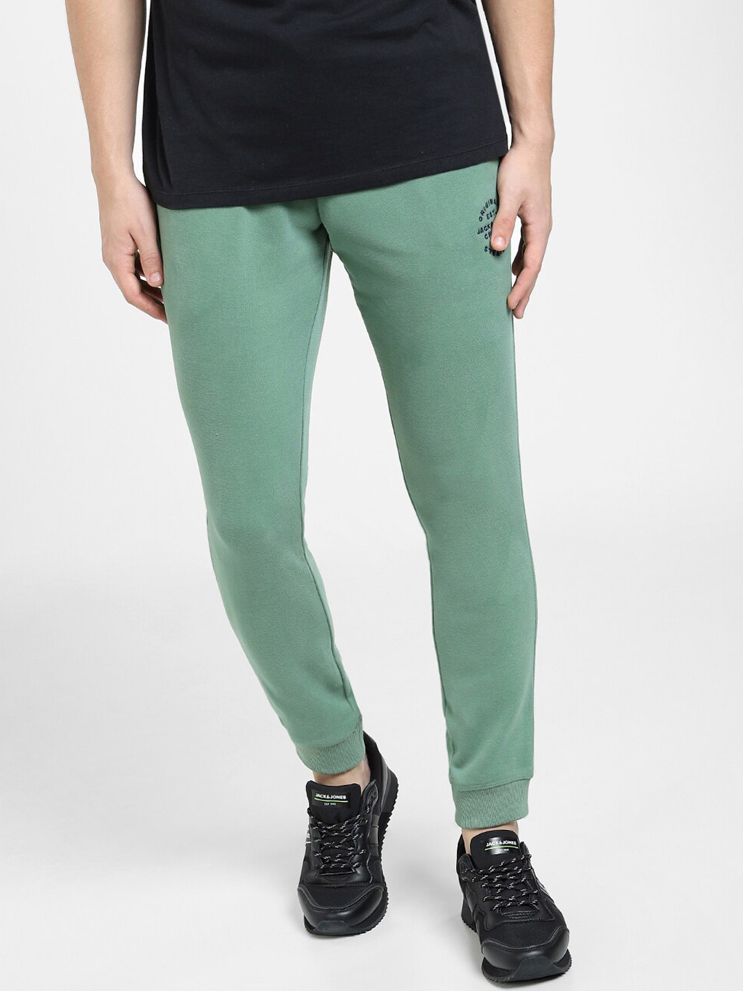 Jack & Jones Men Mid-Rise Slim-Fit Joggers, Green