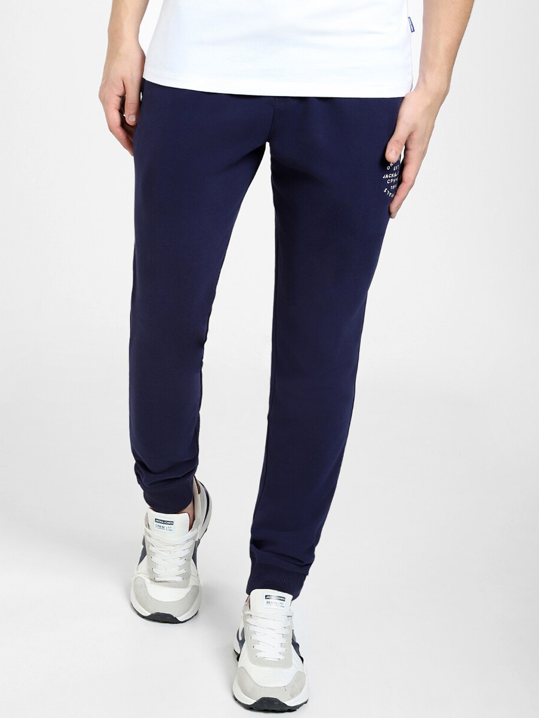 

Jack & Jones Men Solid Slim-Fit Joggers, Navy blue