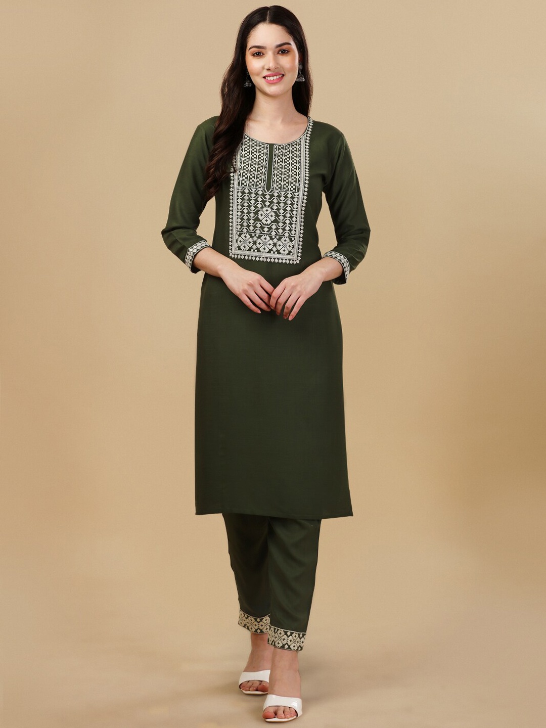 GUFRINA Women Yoke Design Thread Work Kurta With Trousers, Green