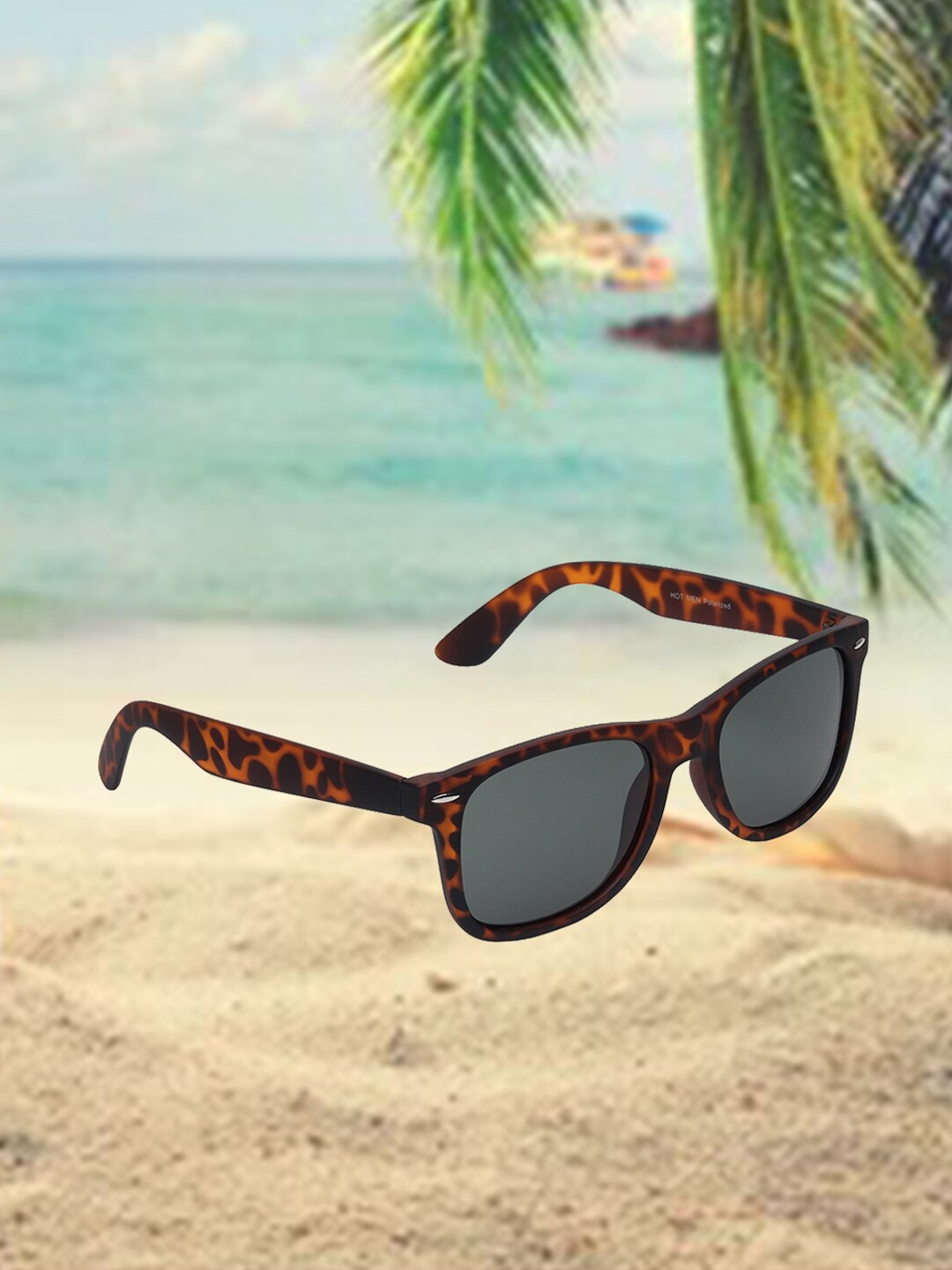 

CELEBRITY SUNGLASSES Lens & Wayfarer Sunglasses with UV Protected Lens, Grey