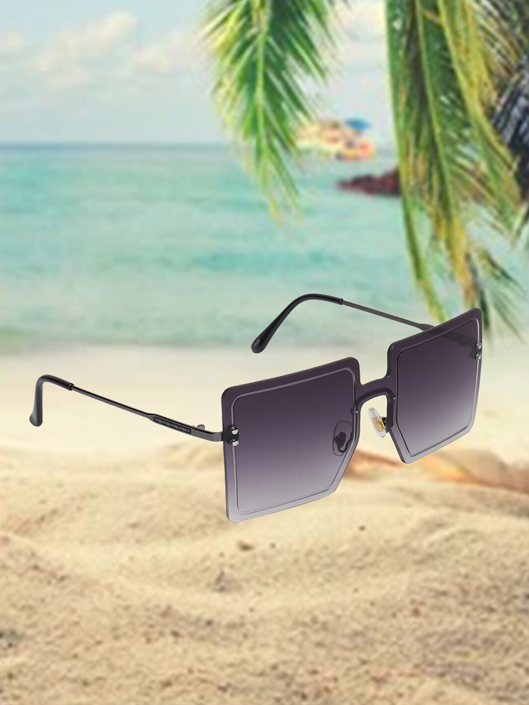 

CELEBRITY SUNGLASSES Oversized Sunglasses With UV Protected Lens-CLSG-1123-05, Black